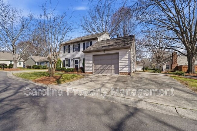 Foto del edificio - 805 Farm Tree Ln