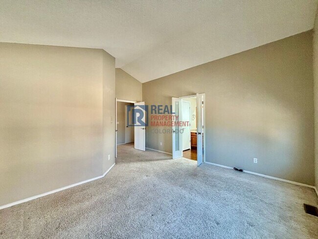 Building Photo - 10430 W 83rd Ave