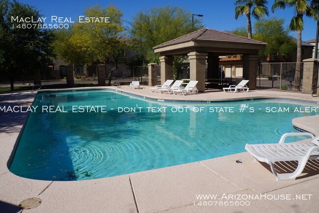 Foto del edificio - 2727 N Price Rd