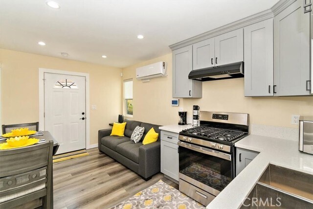 Foto del edificio - 2038 W 80th St