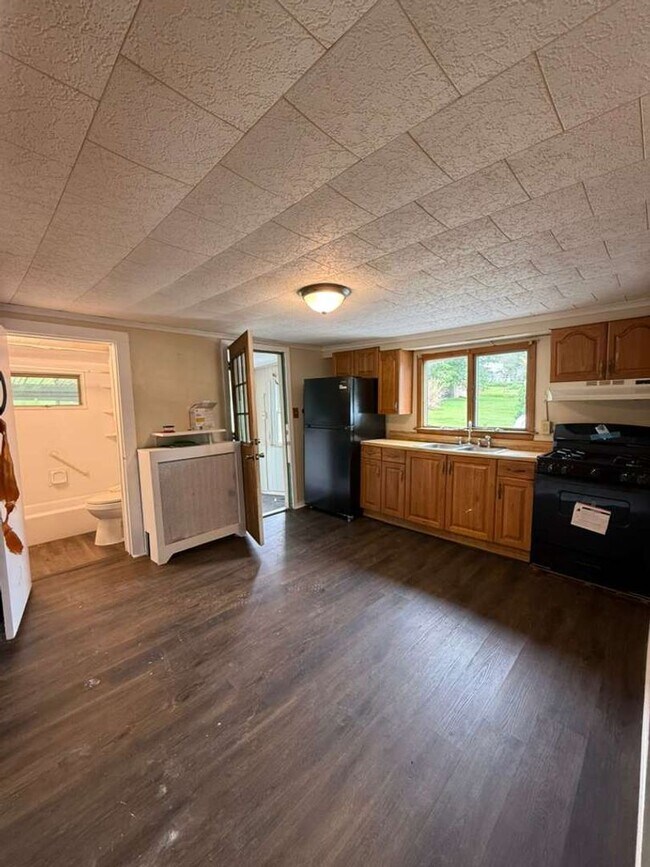 Foto del edificio - 383-385-385 Carver St