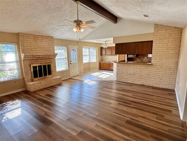 Building Photo - 16218 La Cabana Dr