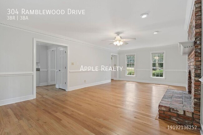 Foto del edificio - 304 Ramblewood Dr