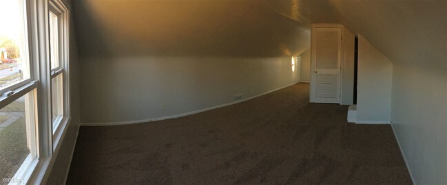 Foto del edificio - 956 Salisbury Ave