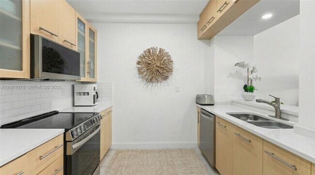 Building Photo - 151 Crandon Blvd