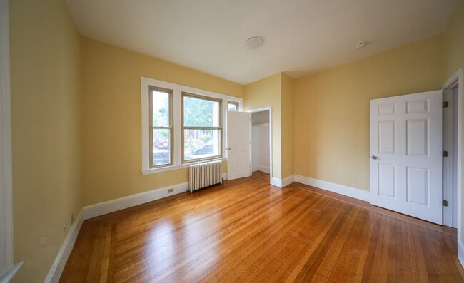 Building Photo - 22 Grand View Ave