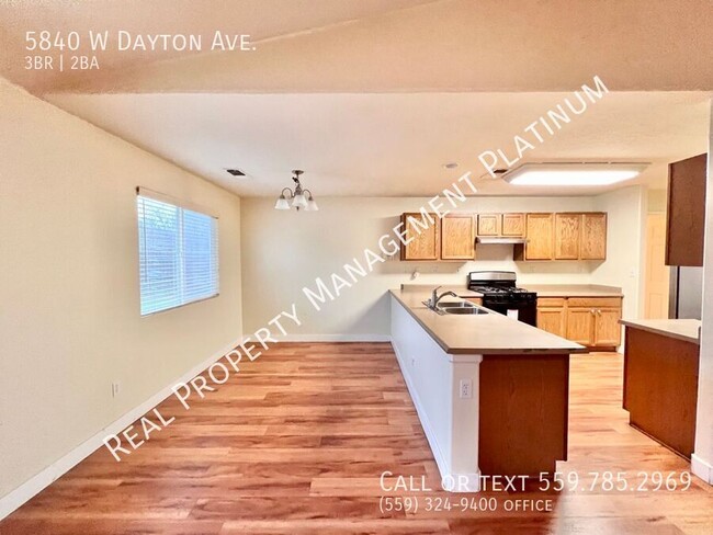 Building Photo - $2,500 Hayes & Shields - W. Dayton Ave, Fr...