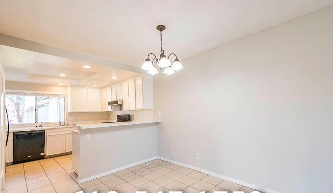 Building Photo - 10282 Norma Gardens Dr