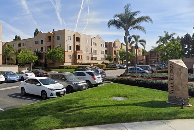 Foto del edificio - 1 BED/1 BATH CONDO NEAR LA JOLLA VILLAGE