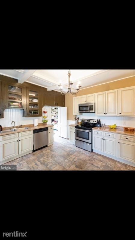 Building Photo - 5 br, 1.5 bath House - 930 Lititz Ave