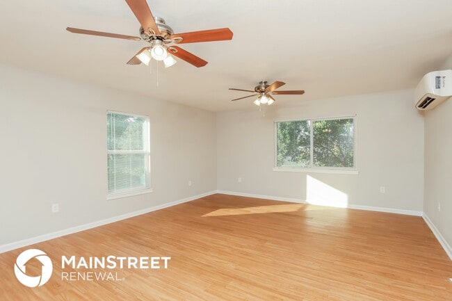 Building Photo - 2097 Beekman St NE