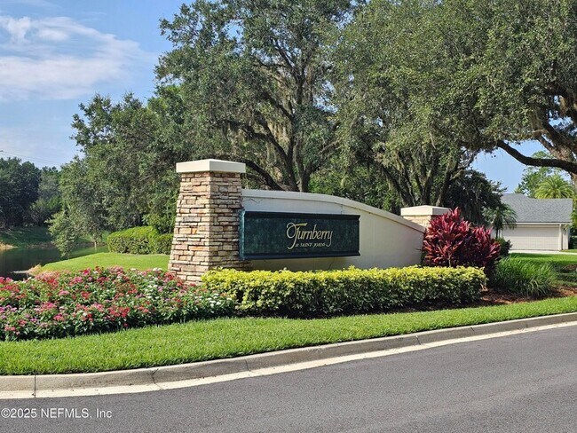 Foto del edificio - 1149 Sandlake Rd