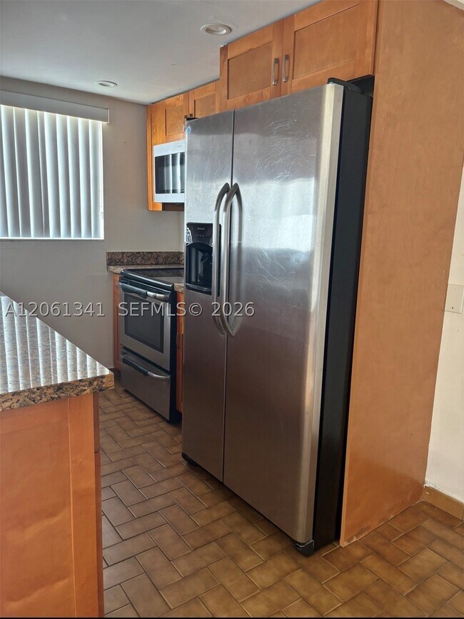 Foto del edificio - 9300 W Flagler St