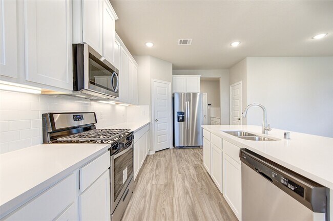 Foto del edificio - 812 Laguna Grn Ln