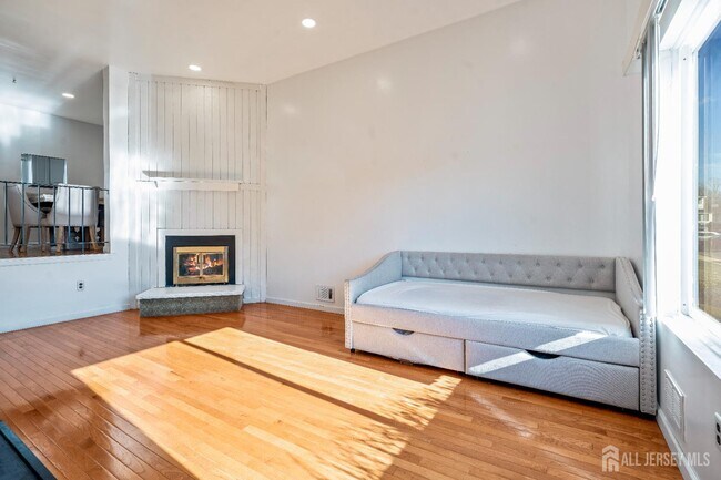 Foto del edificio - 424 Middlewood Rd