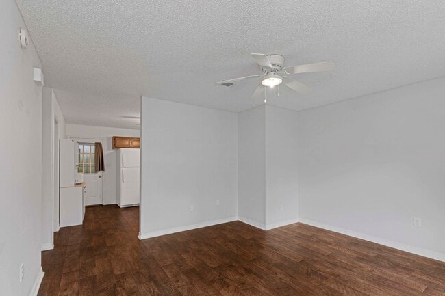 Foto del edificio - AVAILABLE IN OCTOBER! 2 beds 1 bath