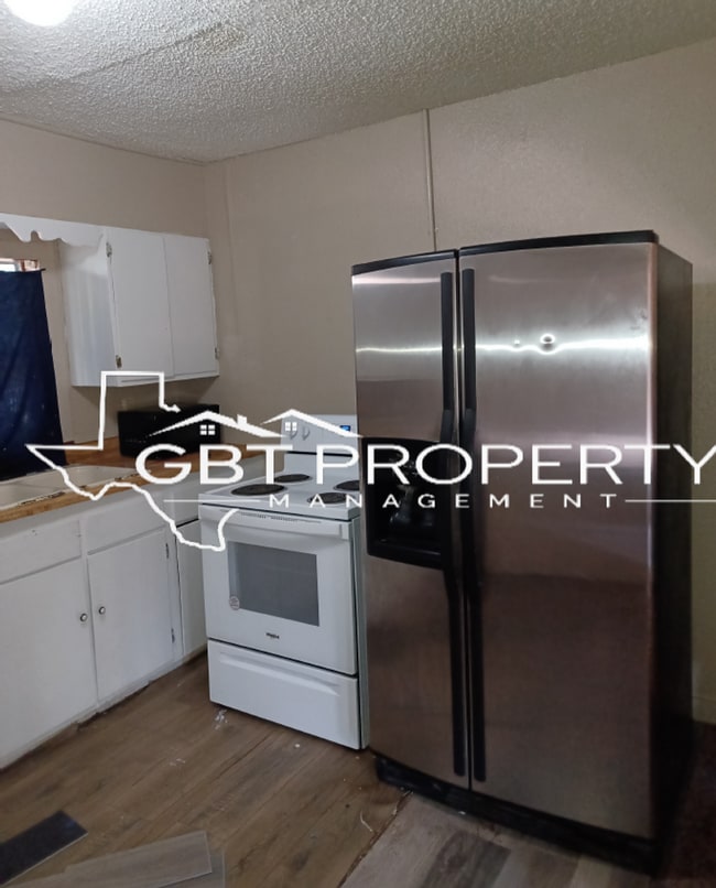 Building Photo - 806 Park St