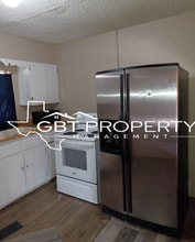 Building Photo - 806 Park St