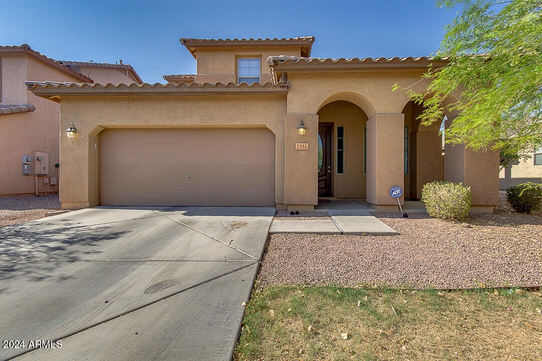 Primary Photo - 7352 W Valencia Dr