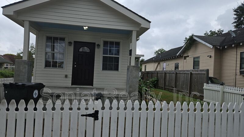 Foto principal - 8637 Belfast St