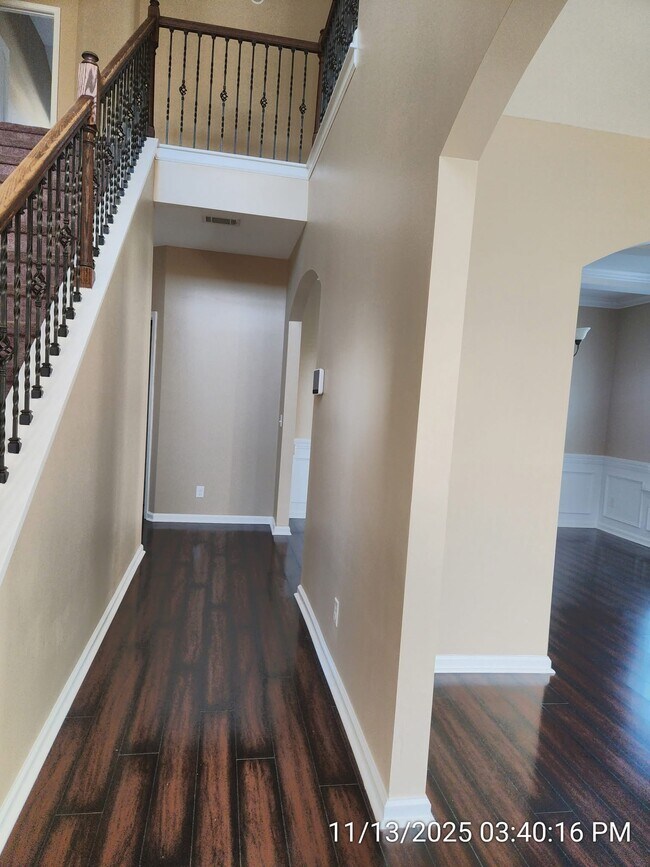 Foto del edificio - 641 Red Oak Ln