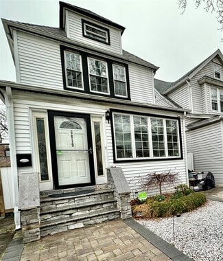 Building Photo - 68-19 Kessel St