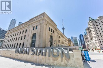 Building Photo - 1 Scott St