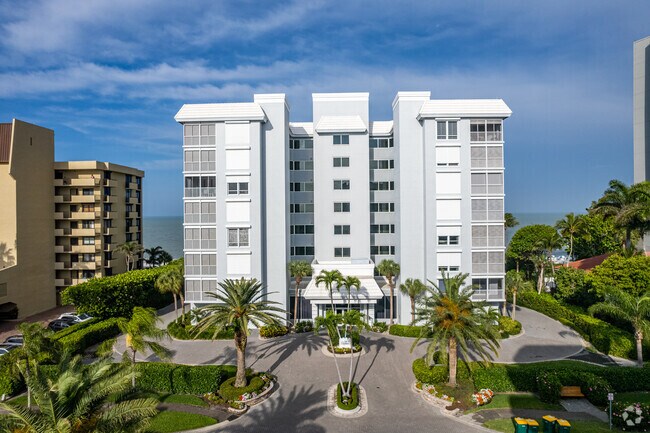 Building Photo - Le Dauphin Condos
