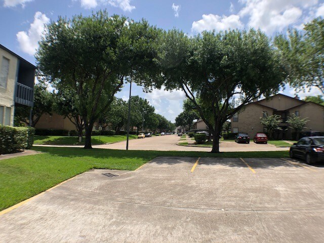 Foto del edificio - 8370 Jorine Dr