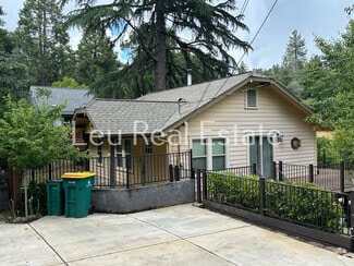 Building Photo - 920 Hillcrest St