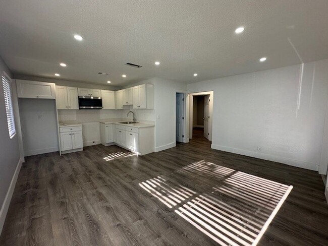 Foto del interior - 18 Ave. Villas LLC
