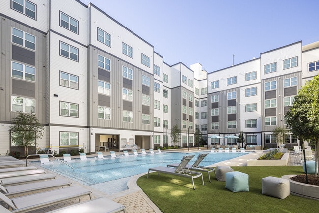 Building Photo - Broadstone Oliver