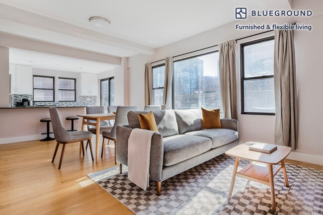 Building Photo - 320 E 52nd St