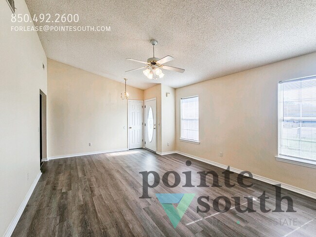 Building Photo - 3BD/2BA Pet Friendly with a Big Back Yard!