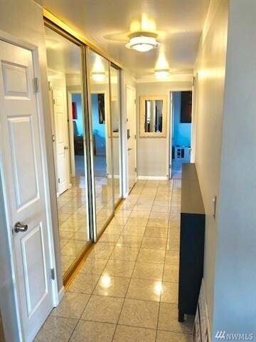 Foto del edificio - Furnished 2 bedroom Condo with view of Lake Union