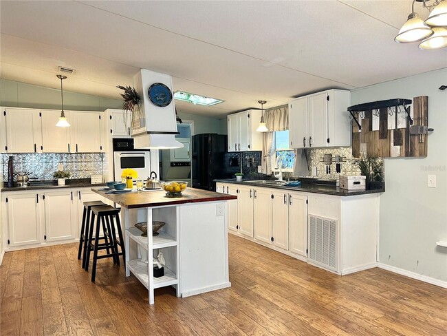Building Photo - Spacious 3bed/2bath home in Bay Hills vill...