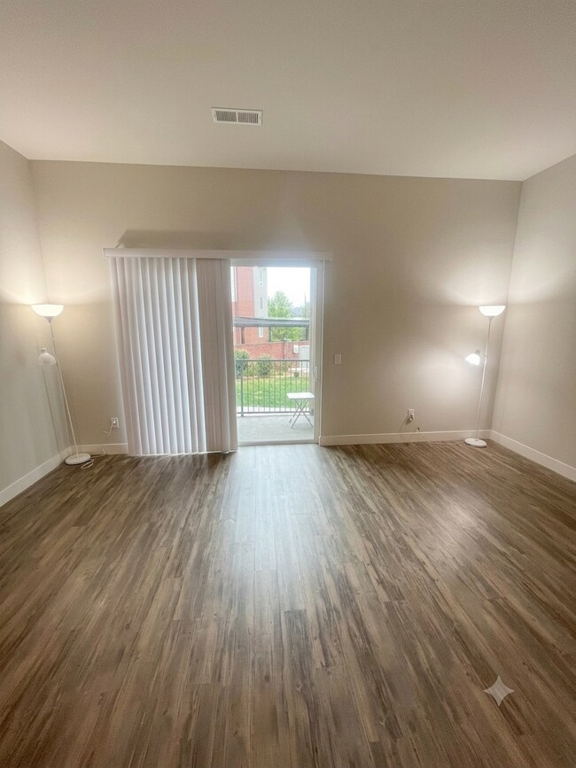 Foto del edificio - 14341 E Tennessee Ave