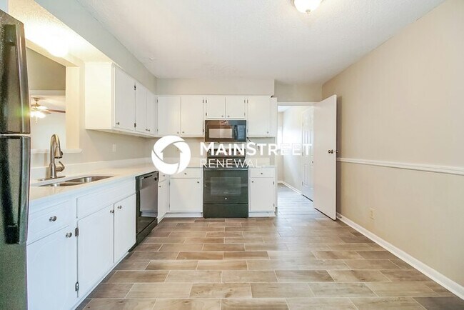 Building Photo - 3 Bedroom Pet-Friendly Home in Galloway, OH with Main Street Renewal