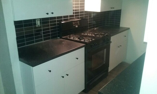 Foto del edificio - 2135 White St