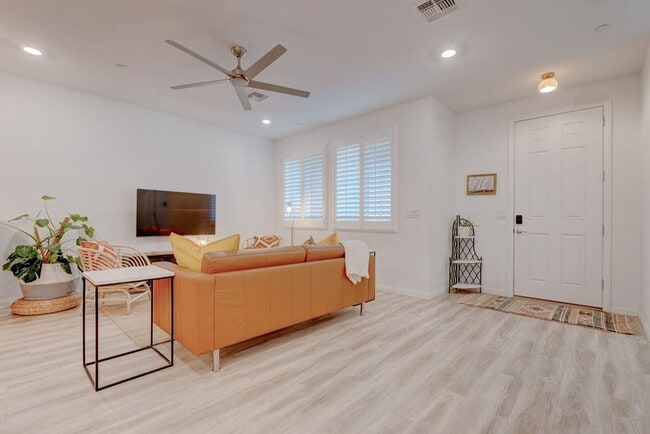 Building Photo - 3245 Montage Dr