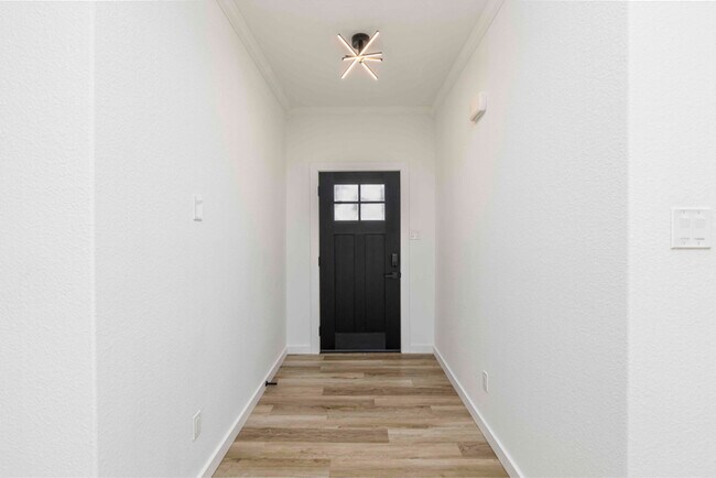 Foto del edificio - 1030 Hamilton Ln