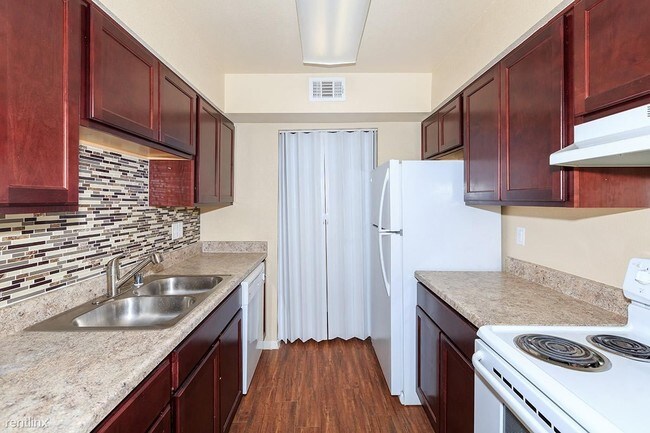 Building Photo - 3325 Willowcrest Dr