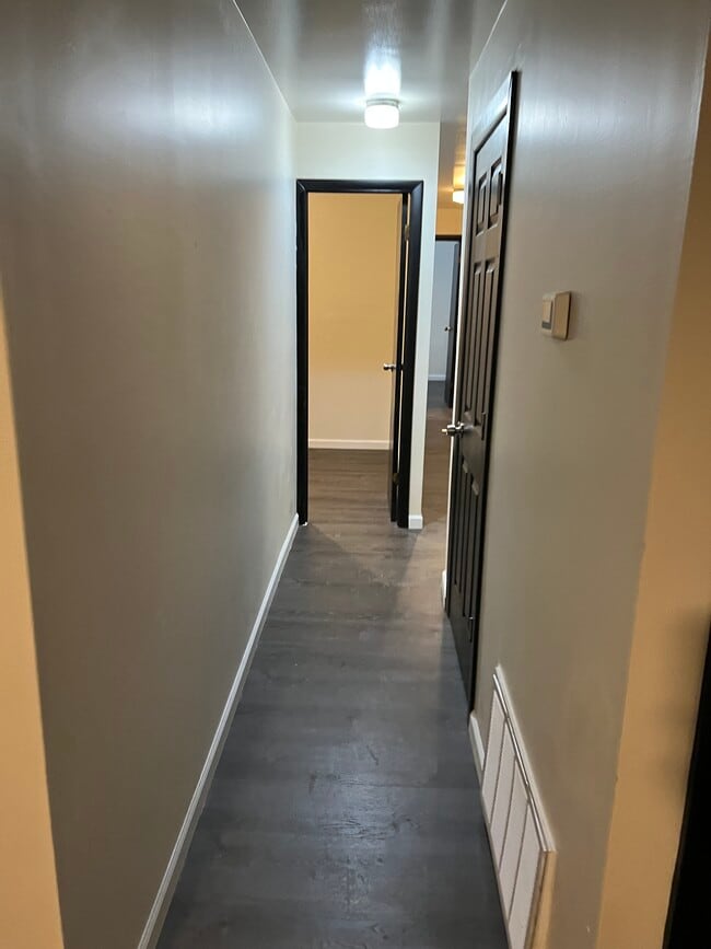 Photo - 921 N 29th St Apartments