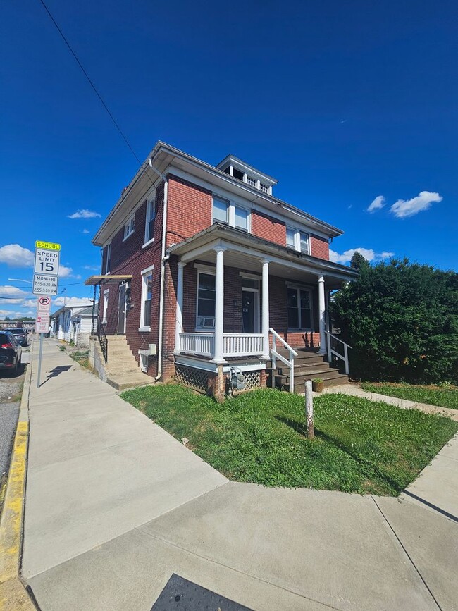 Building Photo - 143 N Albemarle St
