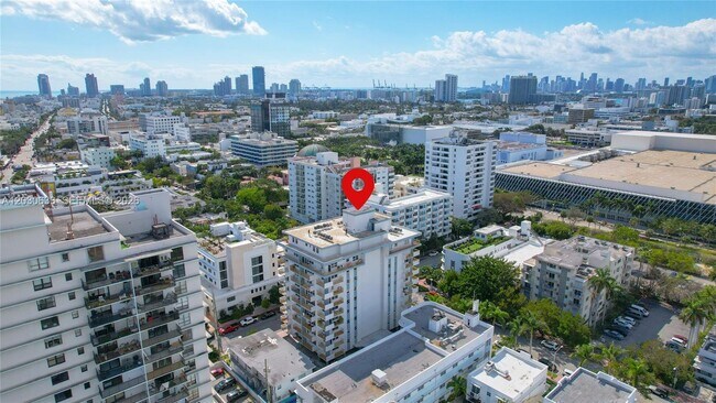 Foto del edificio - 245 18th St