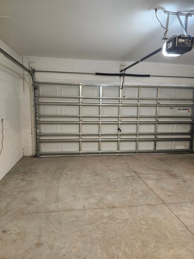 Building Photo - 2291 Blue Grosbeak Pl