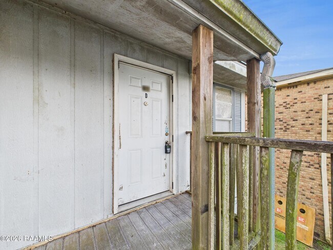 Foto del edificio - 208 Vieux Orleans Cir