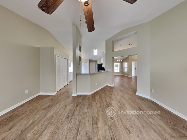 Building Photo - 1054 Providence Ln