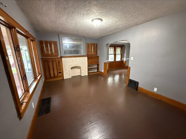 Foto del edificio - 140 Brighton Dr