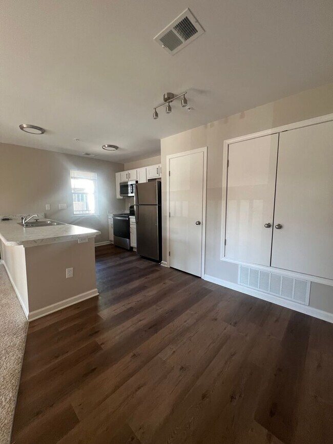 Foto del edificio - 2BD/2BA Condo located on the Germantown/Memphis Line!